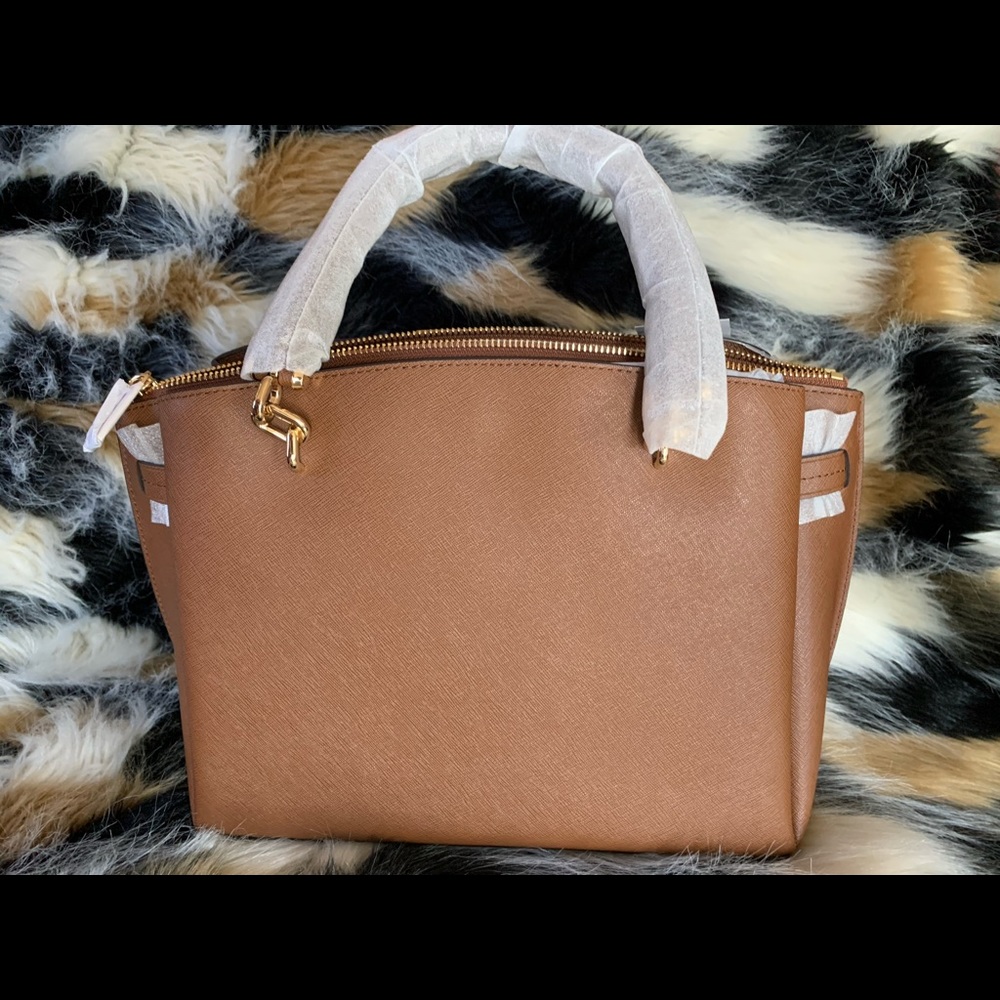 Michael Kors camel brn leather handbag with strap - Picture 5 of 7